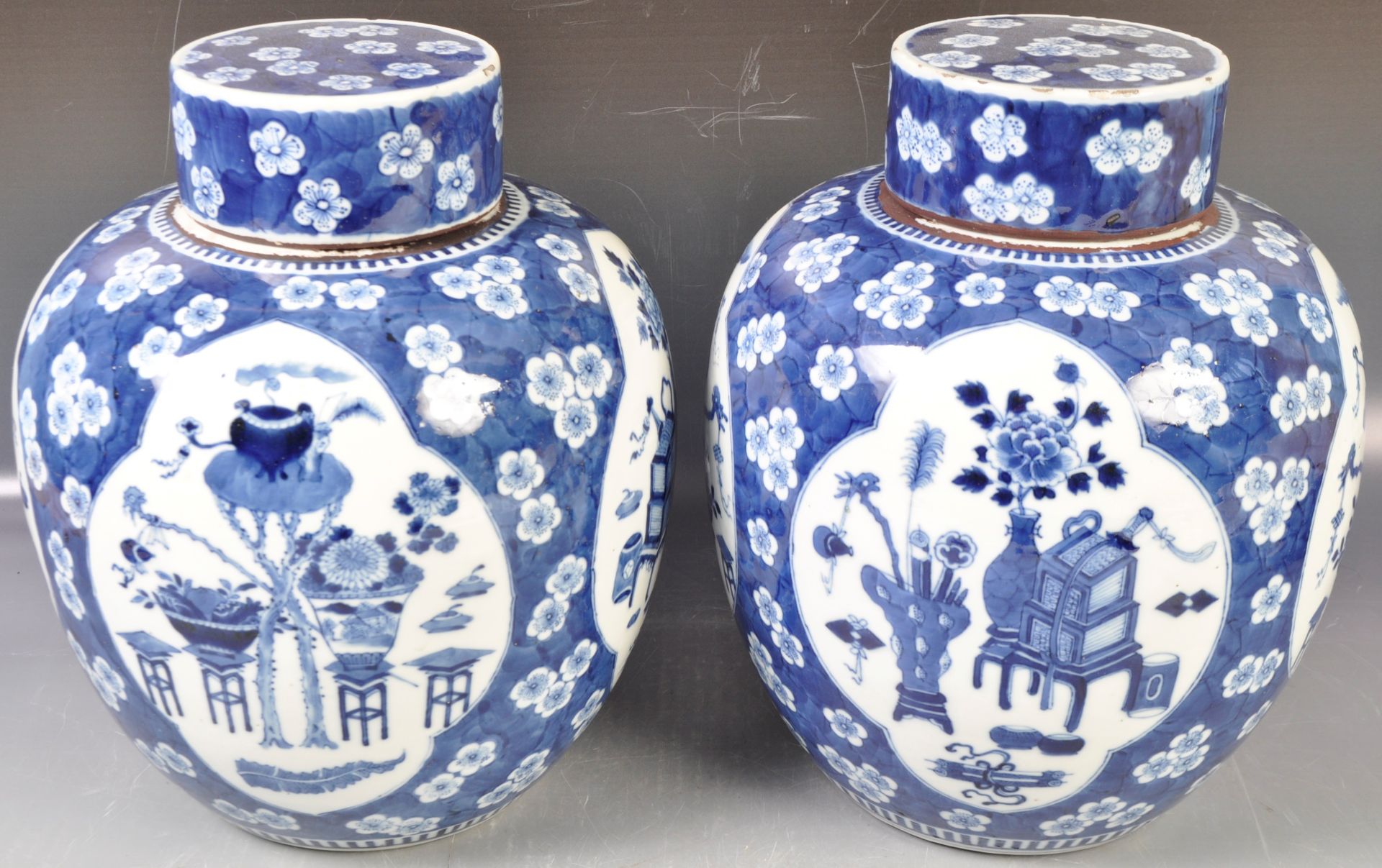 LARGE AND IMPRESSIVE PAIR OF CHINESE KANGXI MARK LIDDED JARS - Image 9 of 13