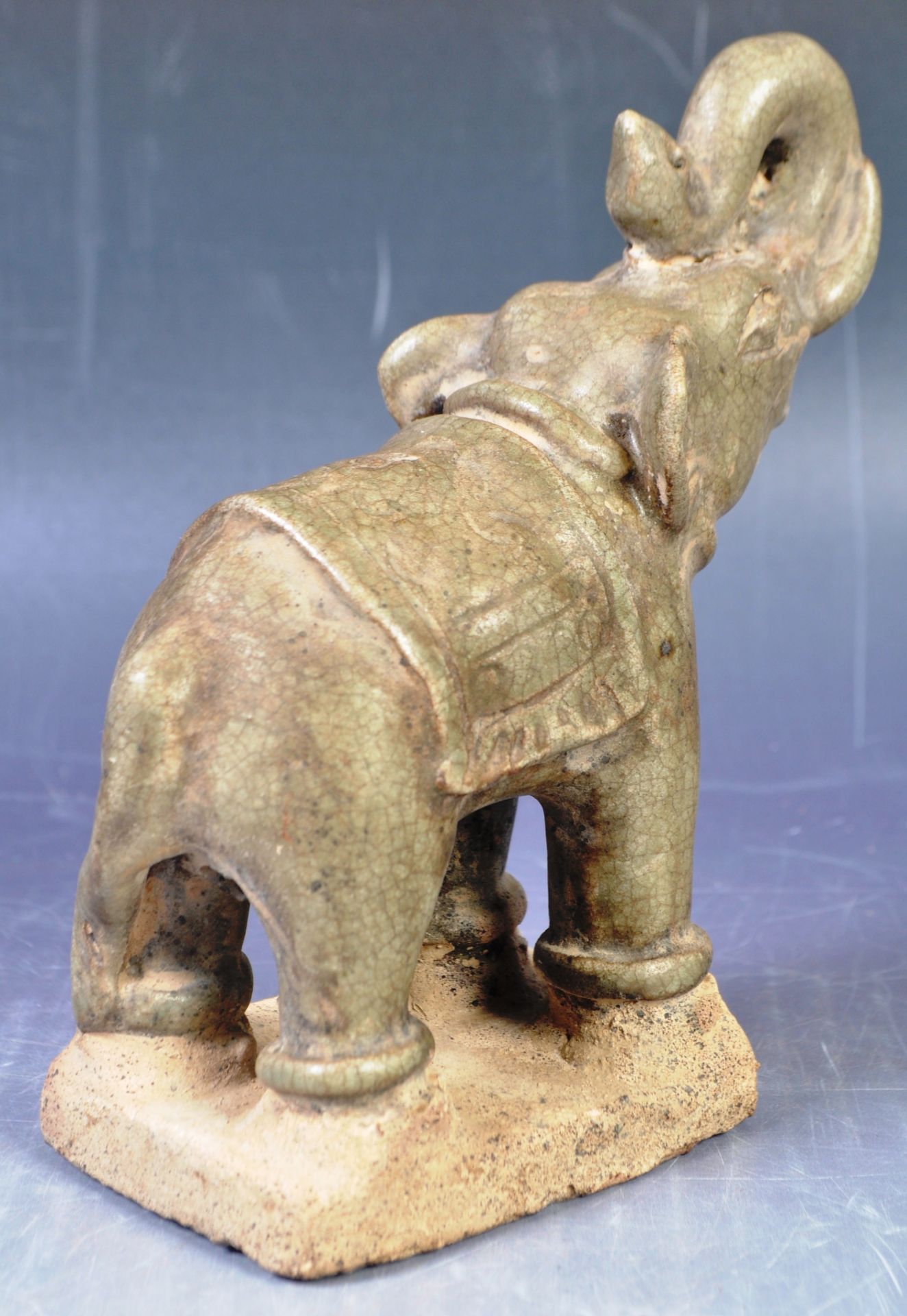 ANTIQUE CHINESE GLAZED POTTERY ELEPHANT - Bild 5 aus 8