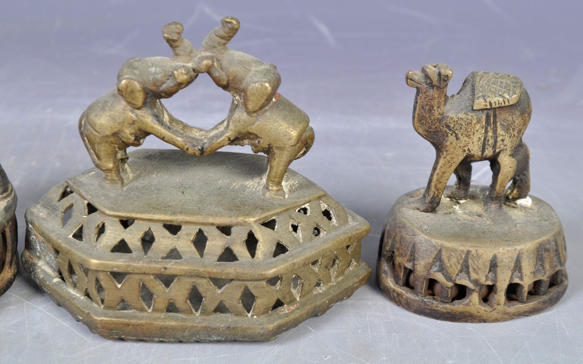 COLLECTION OF SIX INDIAN ANTIQUE FOOT SCRAPERS / SCRUBBERS - Image 3 of 9