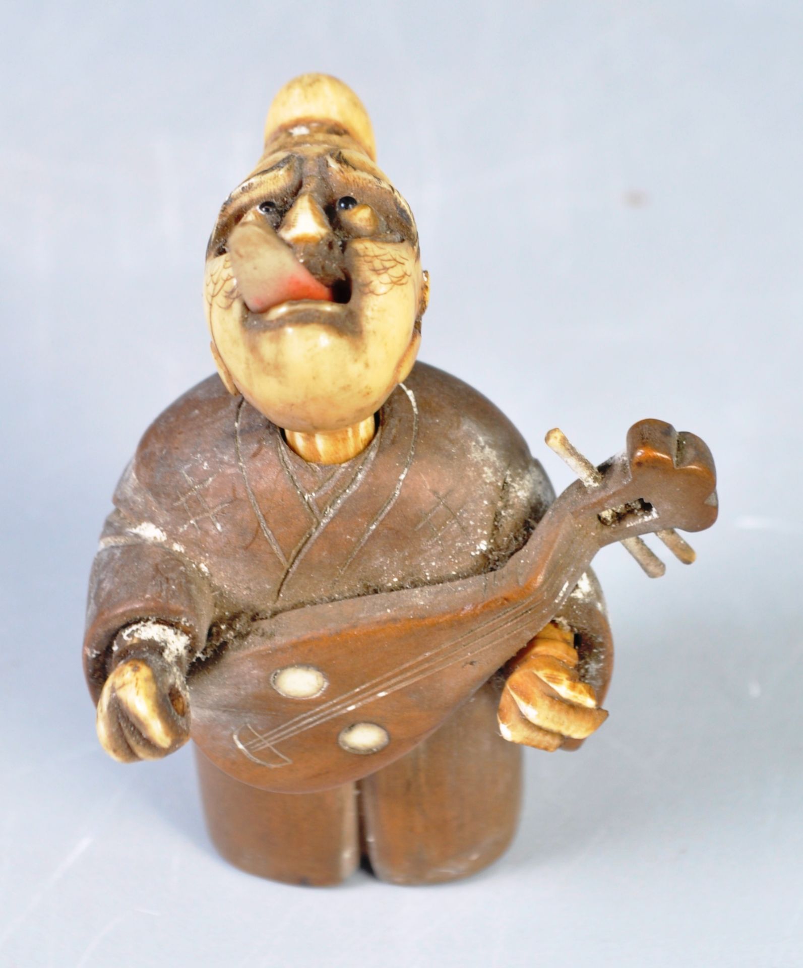 ANTIQUE JAPANESE MEIJI IVORY AND WOOD OKIMONO MUSICIAN FIGURE - Image 7 of 7