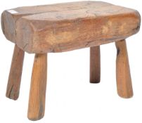 18TH CENTURY GEORGIAN ENGLISH COUNTRY ELM MILKING STOOL