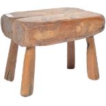 18TH CENTURY GEORGIAN ENGLISH COUNTRY ELM MILKING STOOL