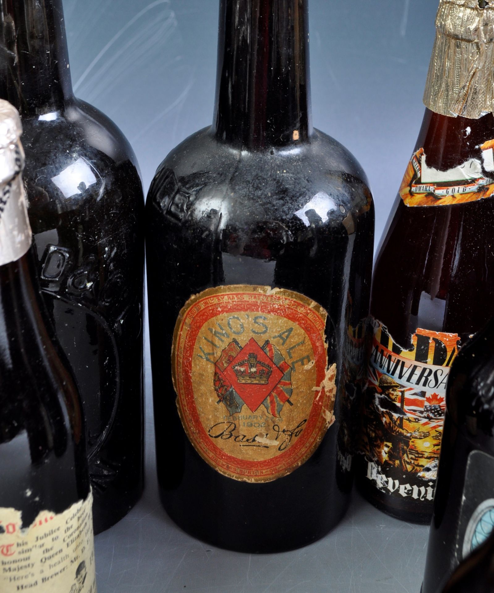 COLLECTION OF VINTAGE BOTTLES OF BEER - Image 3 of 5