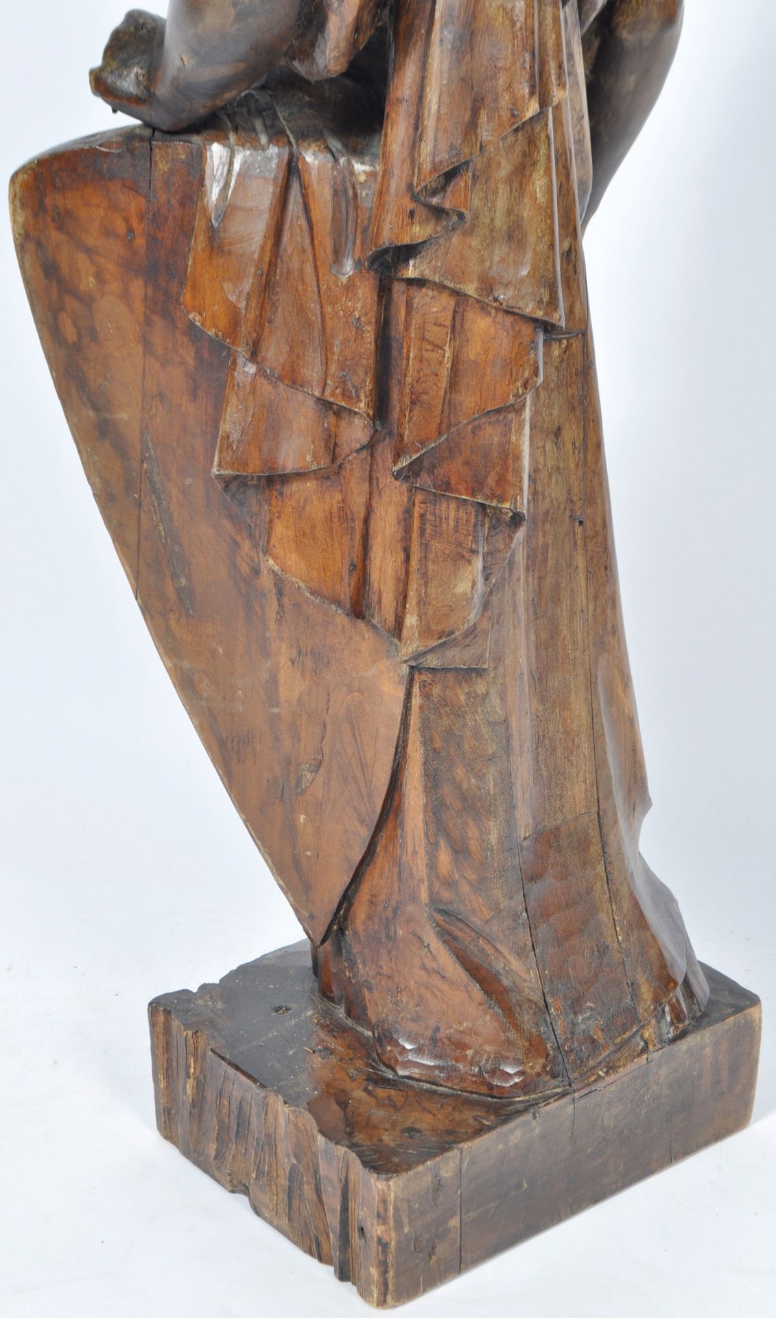 LARGE AND IMPRESSIVE 18TH CENTURY ITALIAN WALNUT CARVED FIGURE - Image 9 of 9