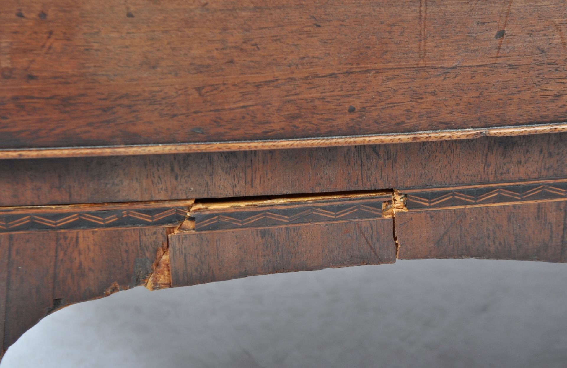 ANTIQUE 19TH CENTURY MAHOGANY BOW FRONT CHEST OF DRAWERS - Image 10 of 10