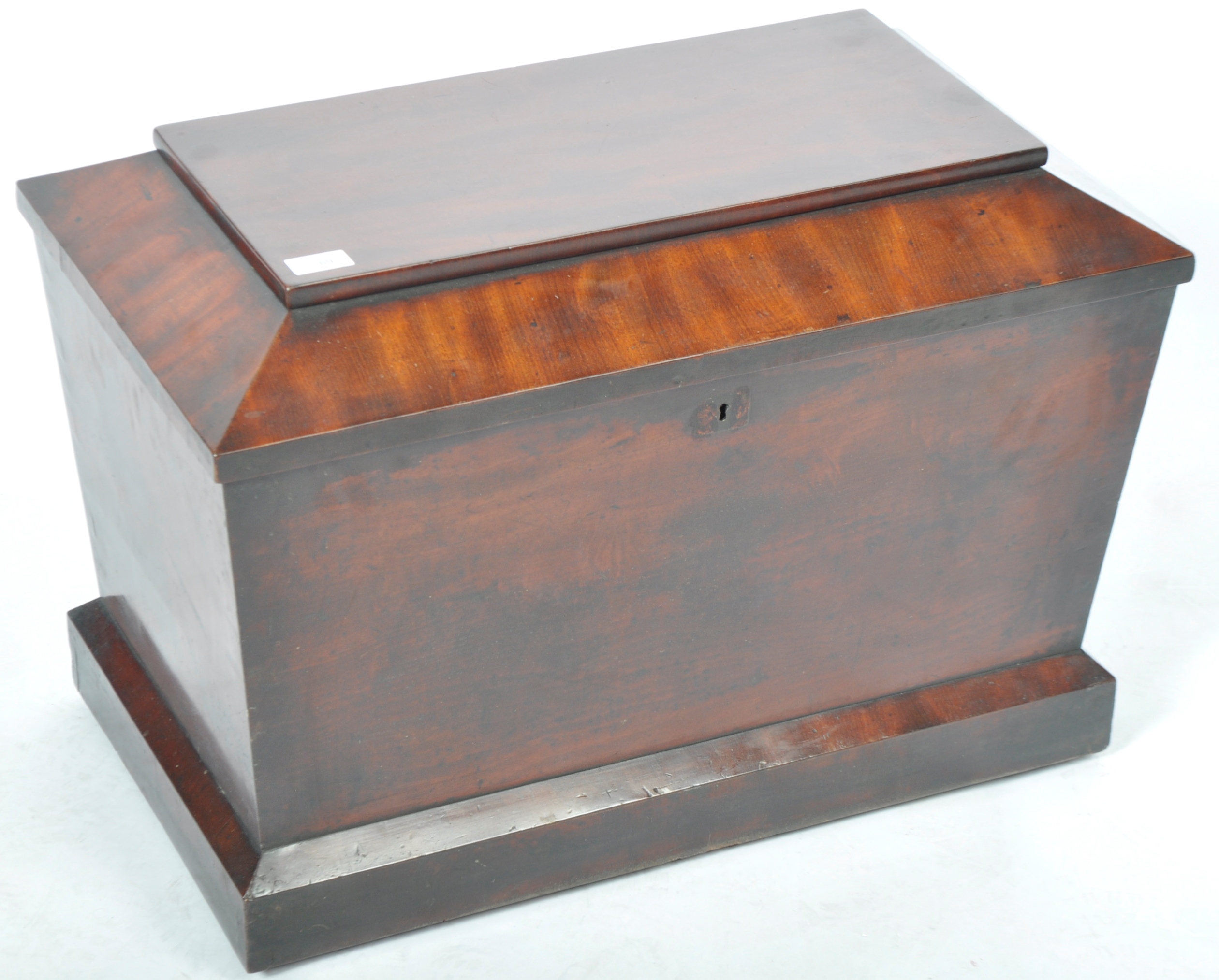 ANTIQUE GEORGIAN 18TH CENTURY MAHOGANY CELLERETTE - Image 3 of 9