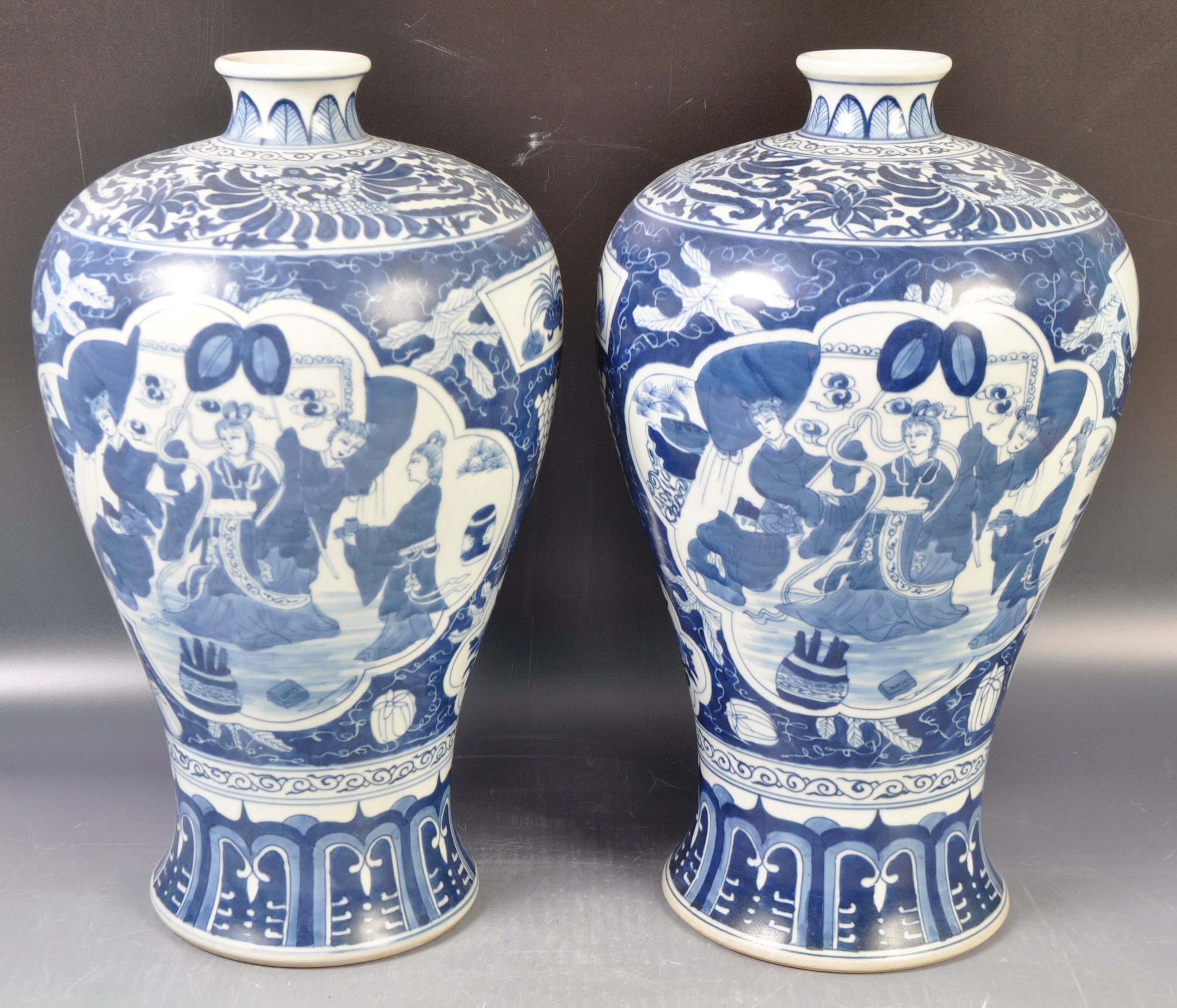 PAIR OF LARGE CHINESE WANLI MARK MEIPING SHAPE VASES - Image 8 of 9