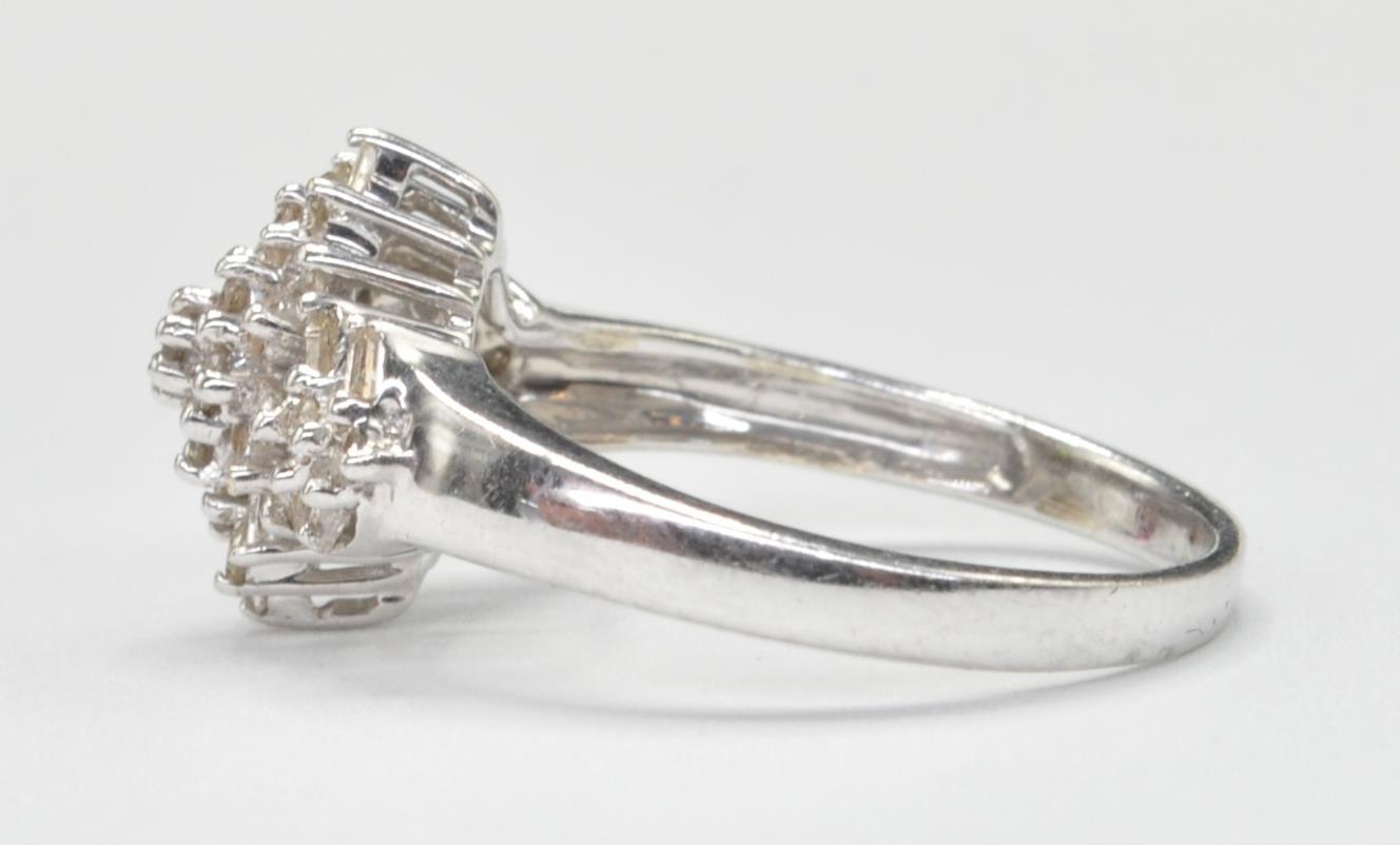 9CT WHITE GOLD AND DIAMOND CLUSTER RING - Image 3 of 7