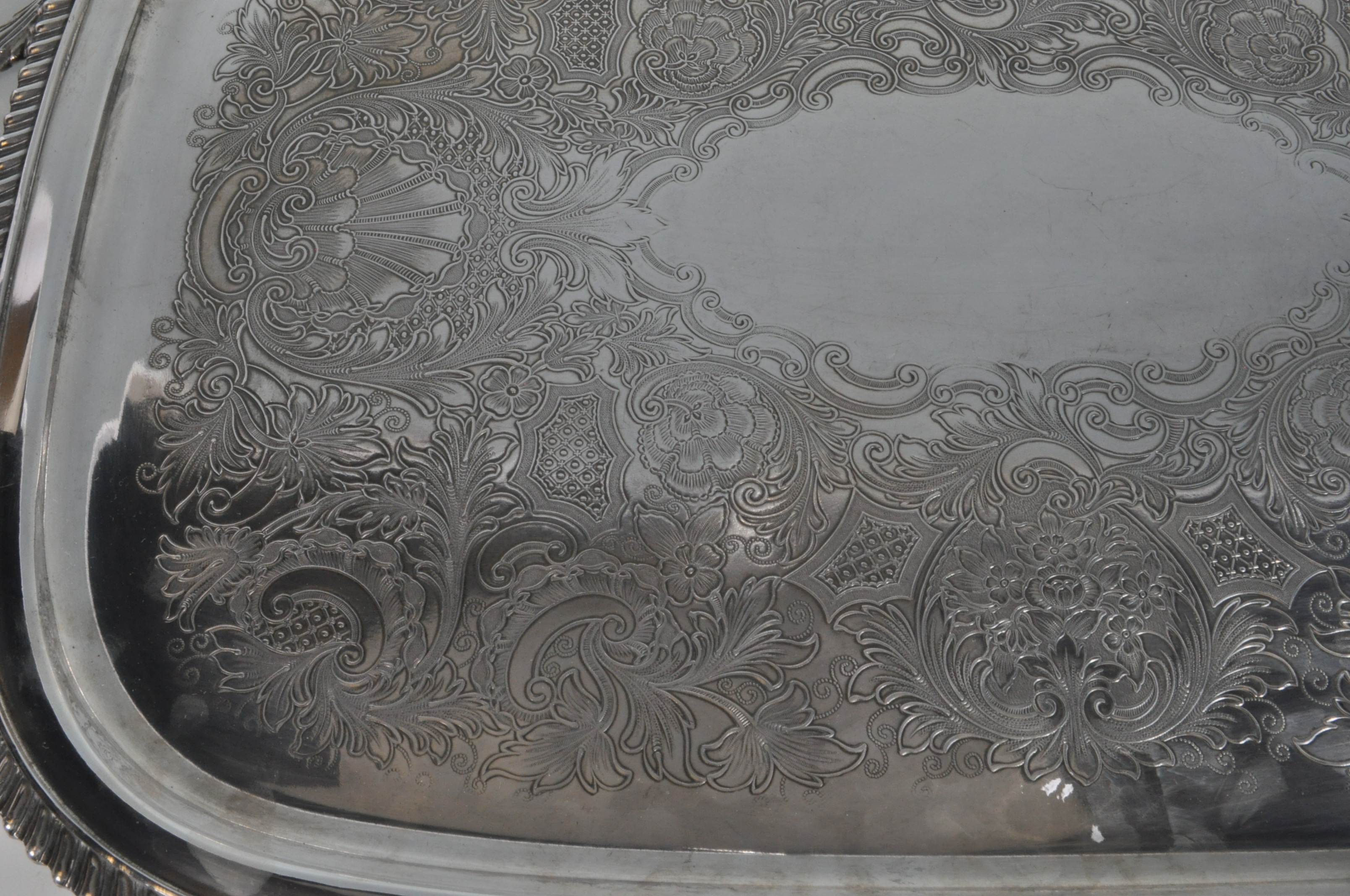 LARGE VINTAGE SILVER PLATE MERIDON SERVING TRAY. - Image 8 of 15