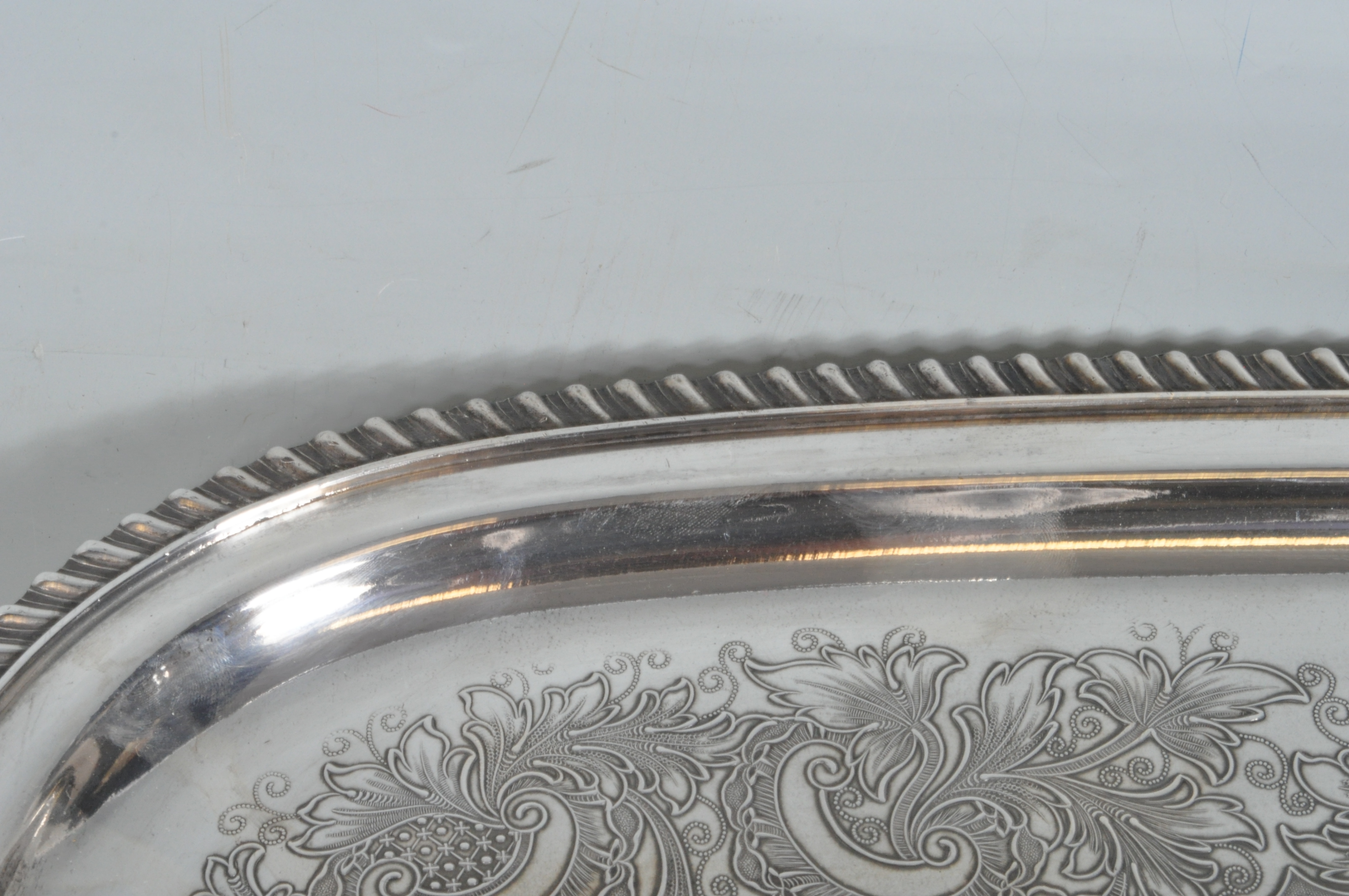 LARGE VINTAGE SILVER PLATE MERIDON SERVING TRAY. - Image 5 of 15