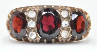 9CT GOLD GARNET & WHITE STONE RING