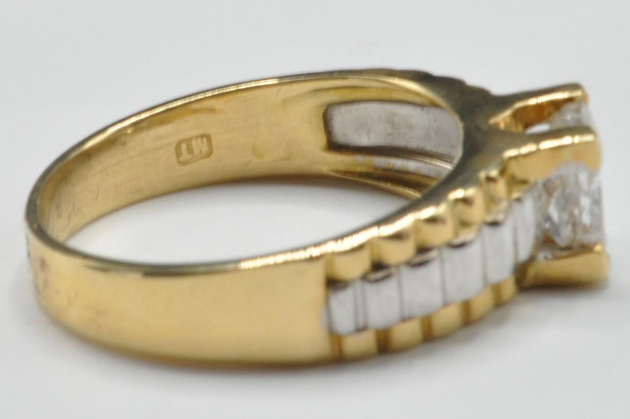 GENTLEMAN'S 18CT GOLD AND DIAMOND RING - Image 5 of 7