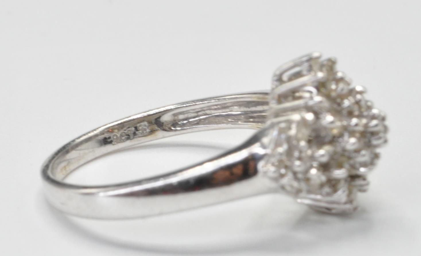 9CT WHITE GOLD AND DIAMOND CLUSTER RING - Image 6 of 7