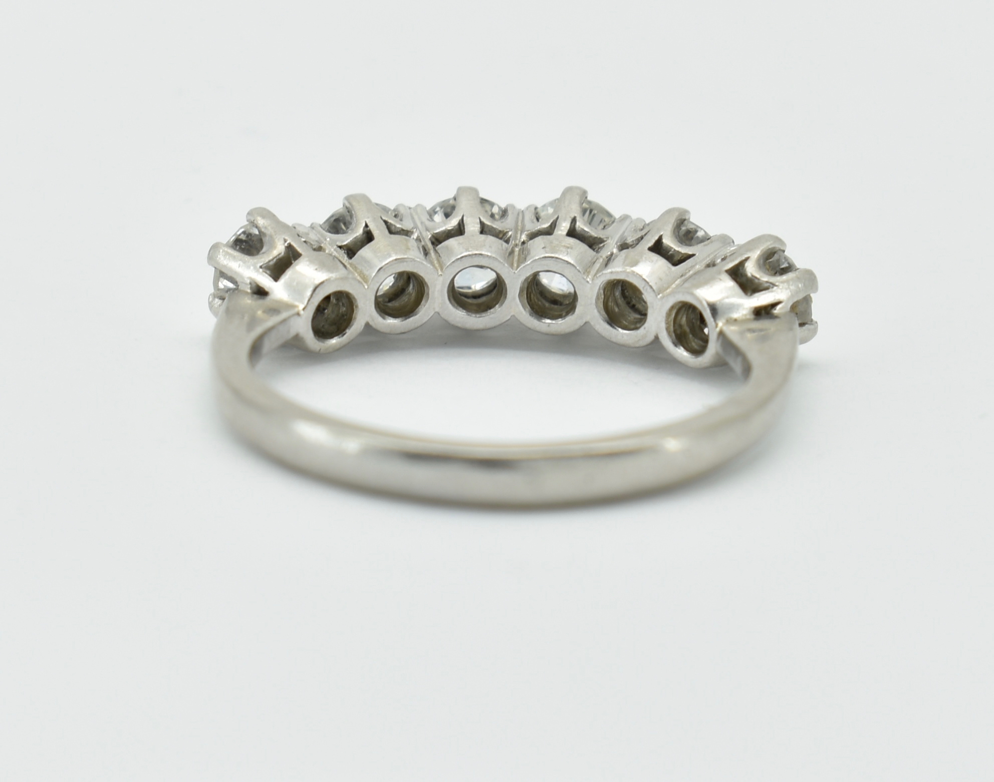 HALLMARKED PLATINUM AND DIAMOND FIVE STONE RING - Image 5 of 7