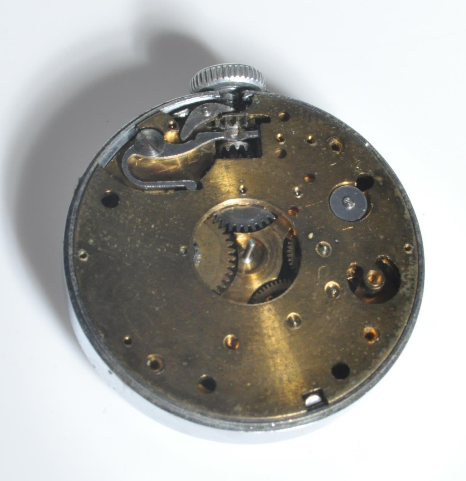 MID 20TH CENTURY SERVICES COLONIAL GENTLEMEN'S WRISTWATCH - Image 8 of 11