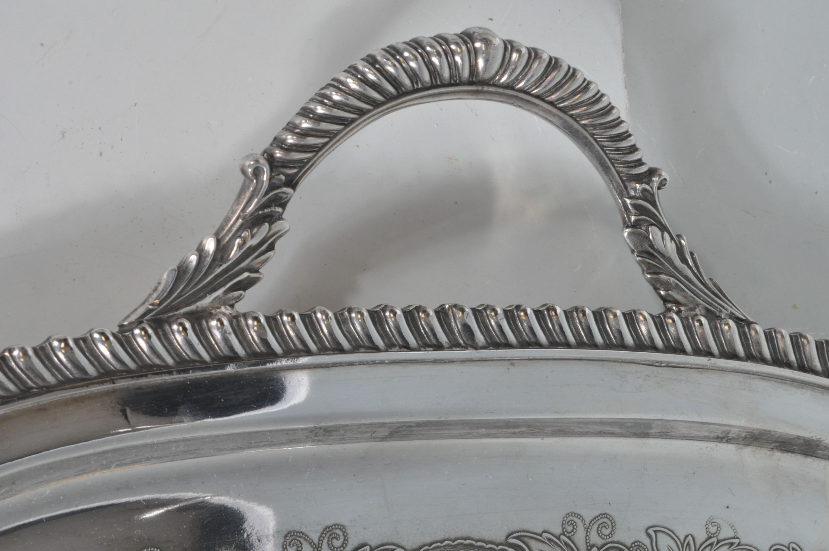 LARGE VINTAGE SILVER PLATE MERIDON SERVING TRAY. - Image 3 of 15