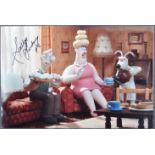 AARDMAN ANIMATIONS - WALLACE & GROMIT - SALLY LINDSAY SIGNED PHOTO