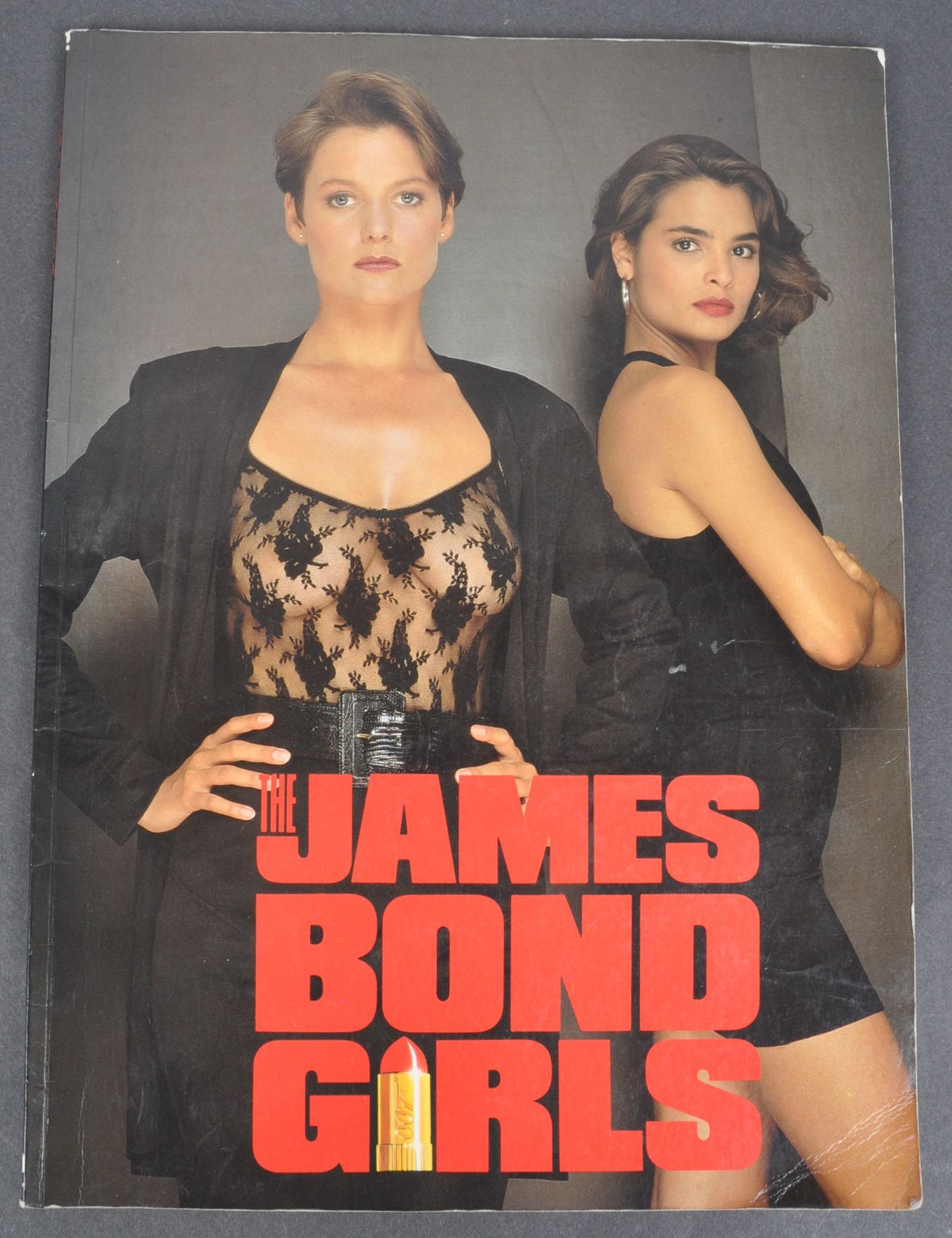 COLLECTION OF VALERIE LEON - JAMES BOND MEMORABILIA ITEMS - Bild 10 aus 12