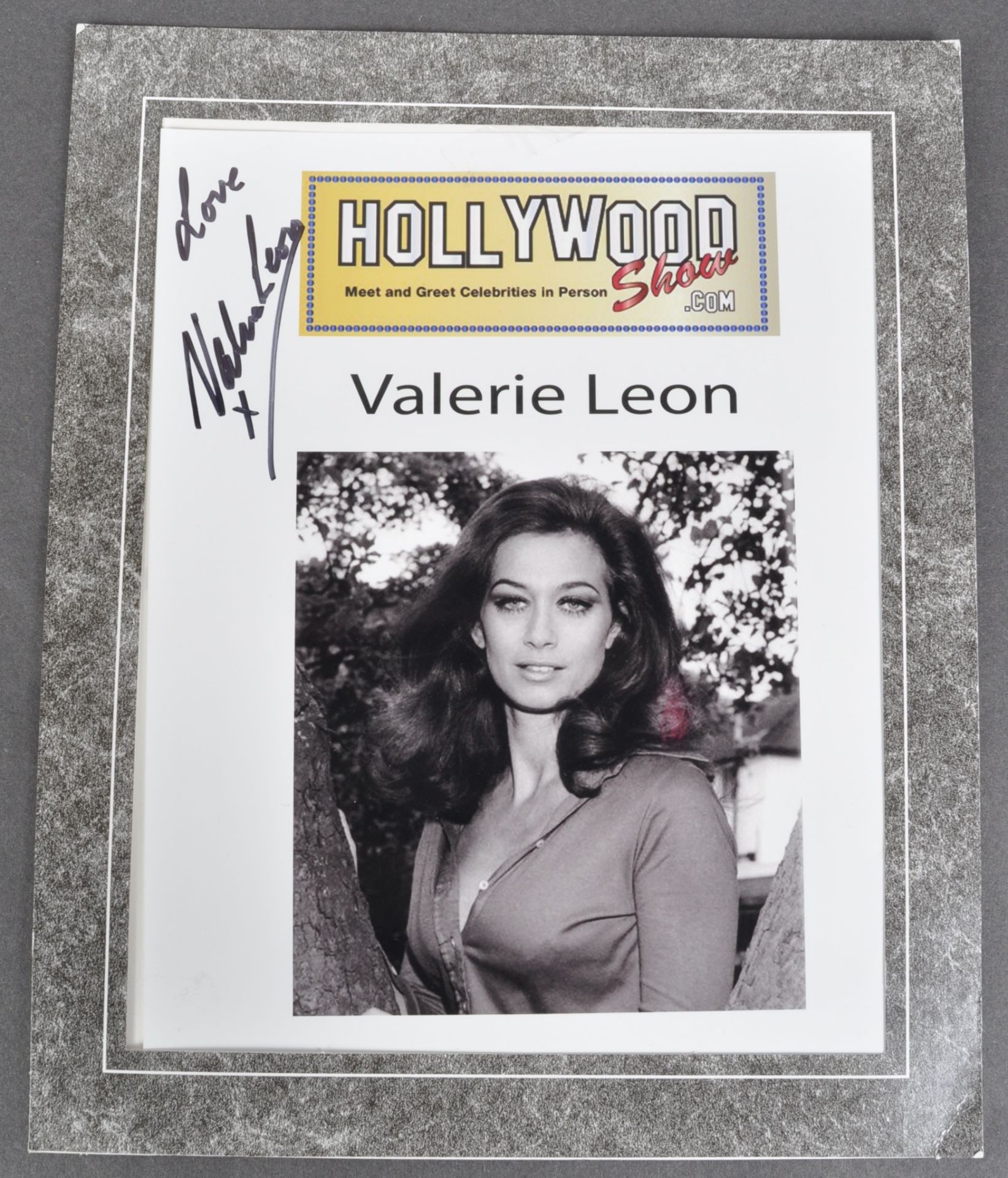 COLLECTION OF VALERIE LEON - JAMES BOND MEMORABILIA ITEMS - Bild 6 aus 12