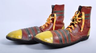 PAIR OF VINTAGE 20TH CENTURY OVERSIZED CLOWN SHOES