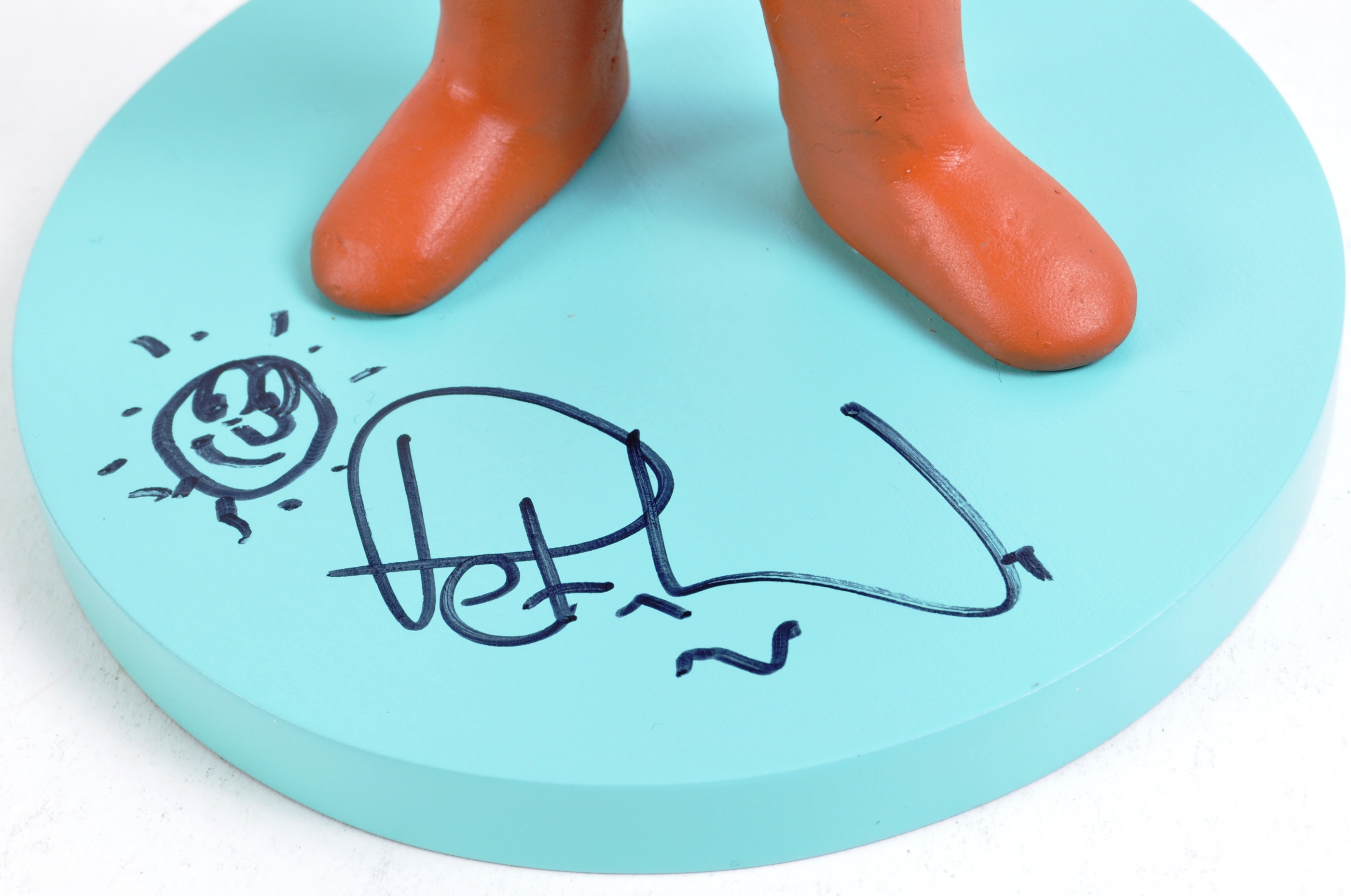 AARDMAN ANIMATIONS - MORPH - SIGNED MORPH STATUE WITH SKETCH - Image 2 of 4