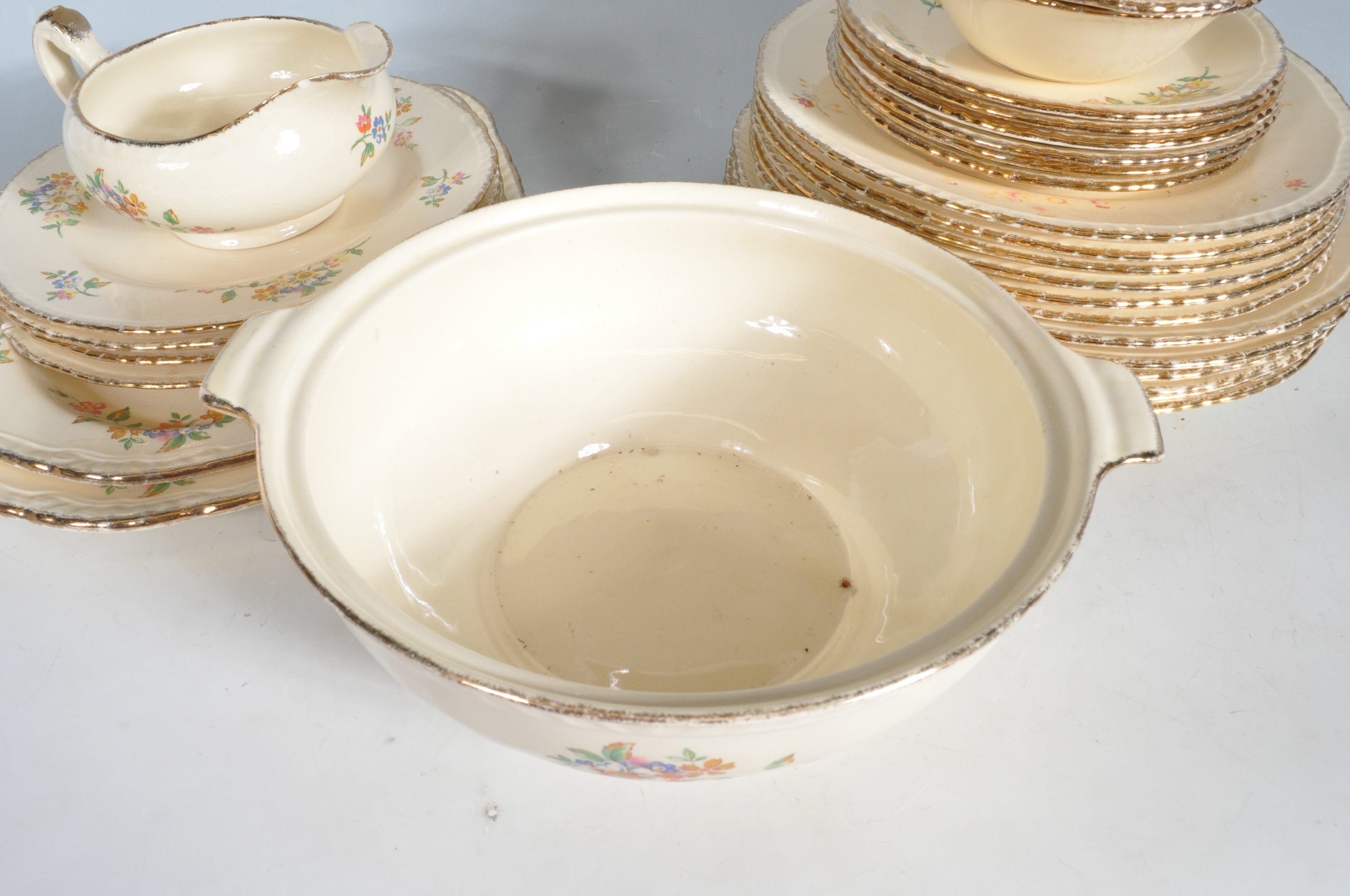 1940’S 31 PIECES ALFRED MEAKIN DINNER SERVICE - Image 3 of 9