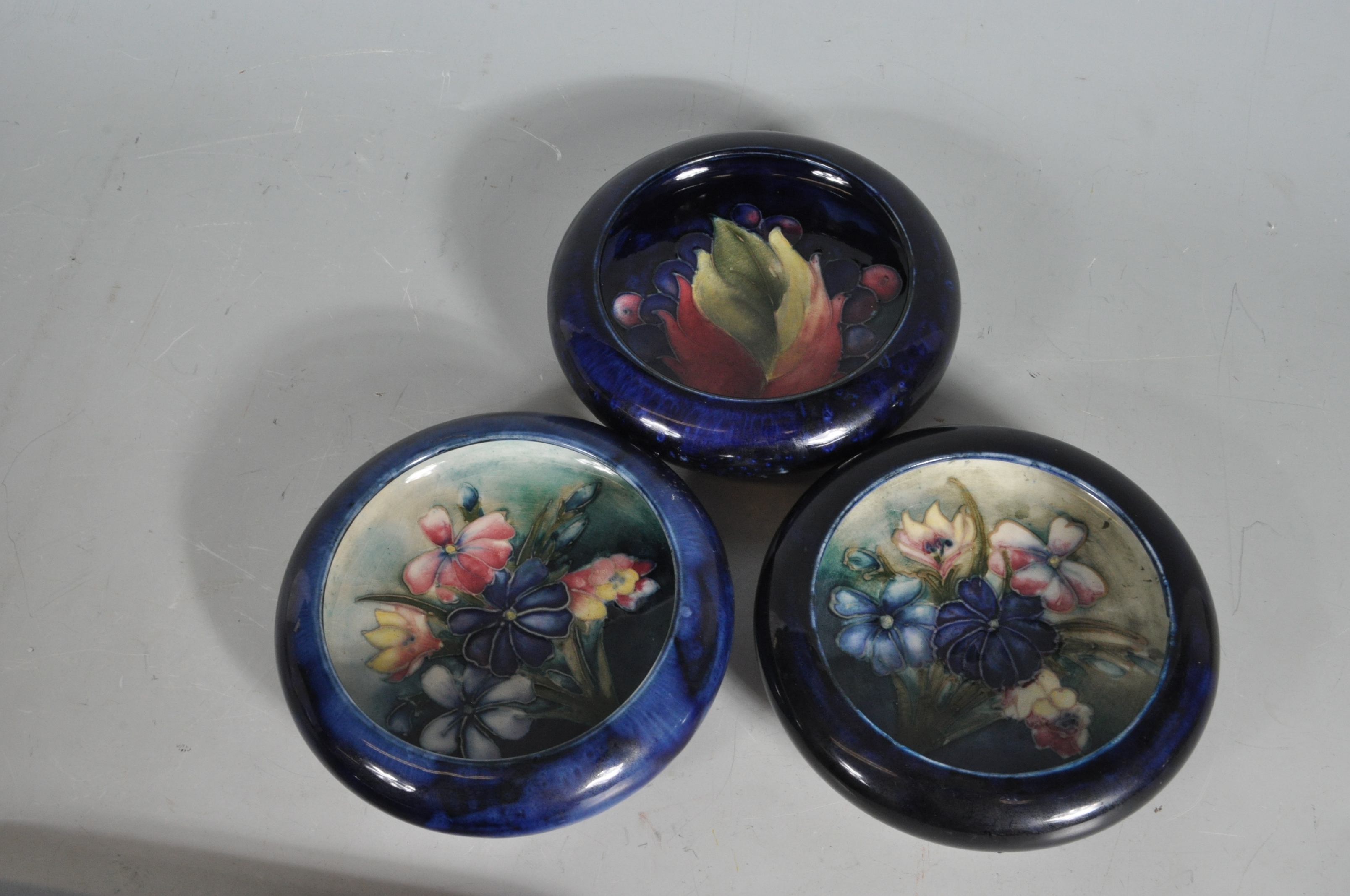 COLLECTION OF FOUR MOORCROFT DISHES - Image 3 of 6