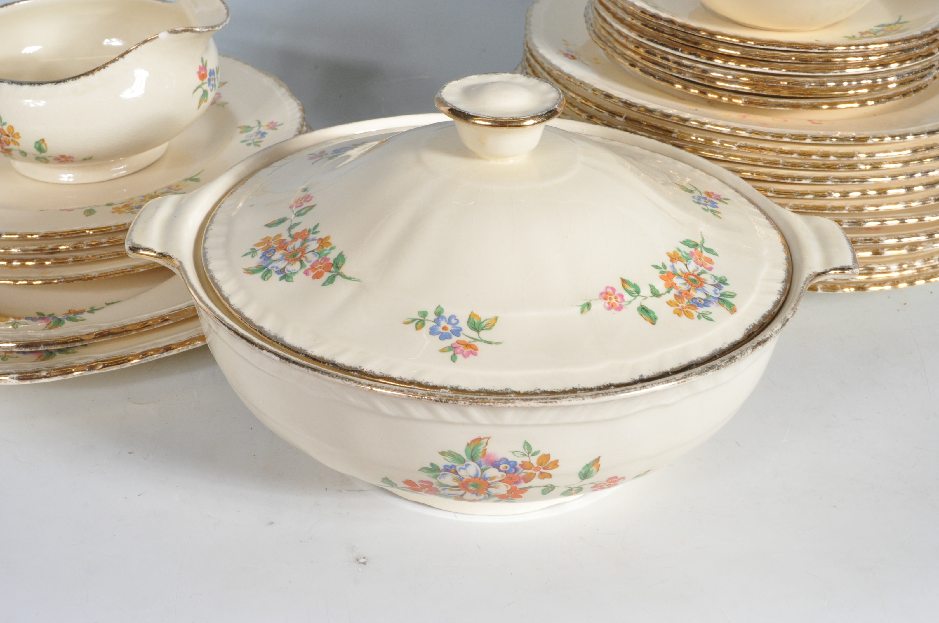 1940’S 31 PIECES ALFRED MEAKIN DINNER SERVICE - Image 2 of 9