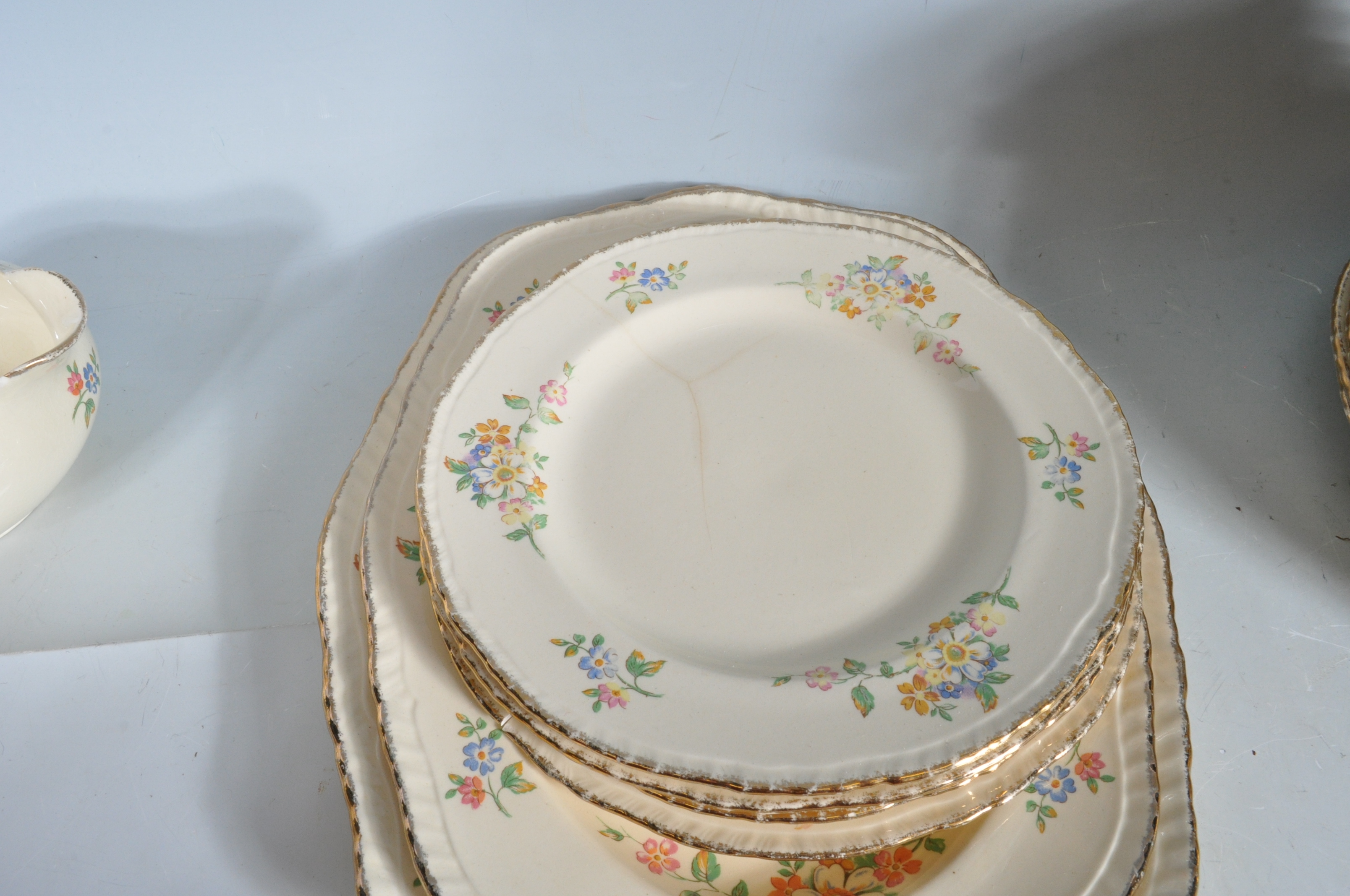 1940’S 31 PIECES ALFRED MEAKIN DINNER SERVICE - Image 7 of 9