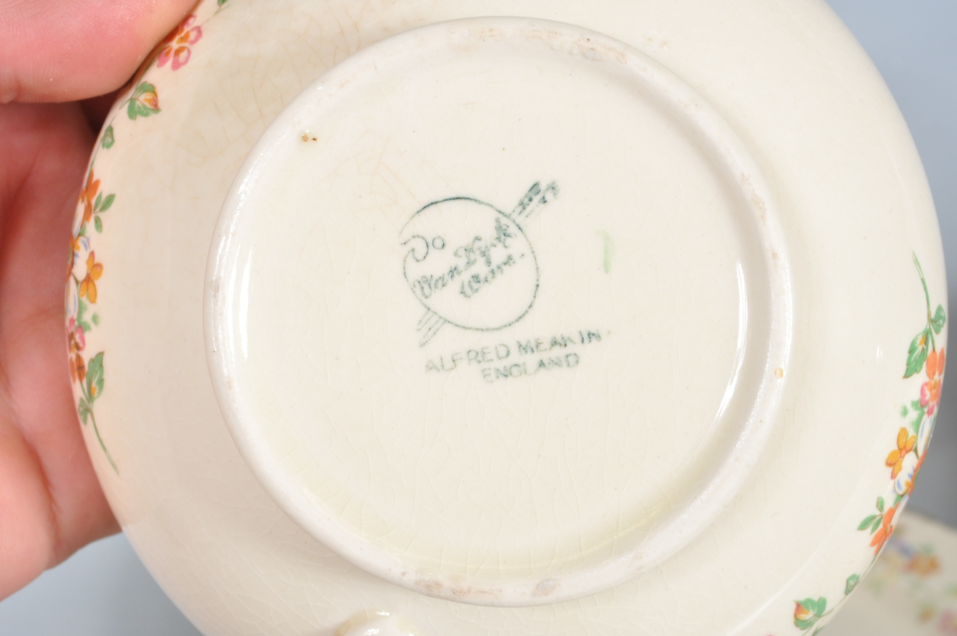 1940’S 31 PIECES ALFRED MEAKIN DINNER SERVICE - Image 6 of 9