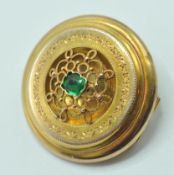 VICTORIAN YELLOW METAL AND GREEN STONE BROOCH