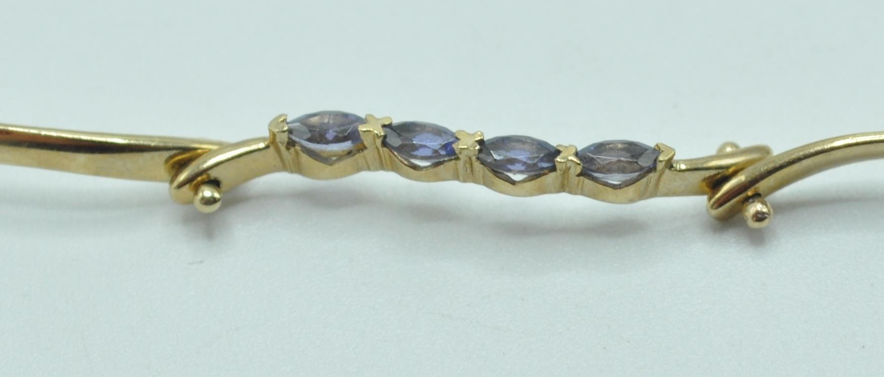 9CT GOLD AND BLUE STONE SPACER BRACELET - Image 2 of 6