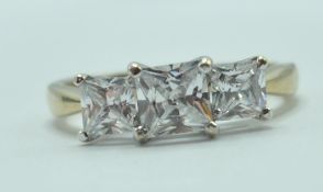 9CT GOLD AND WHITE STONE DRESS RING