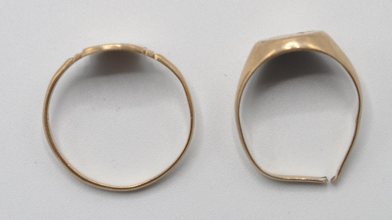 TWO VINTAGE 9CT GOLD SIGNET RINGS - Image 2 of 6