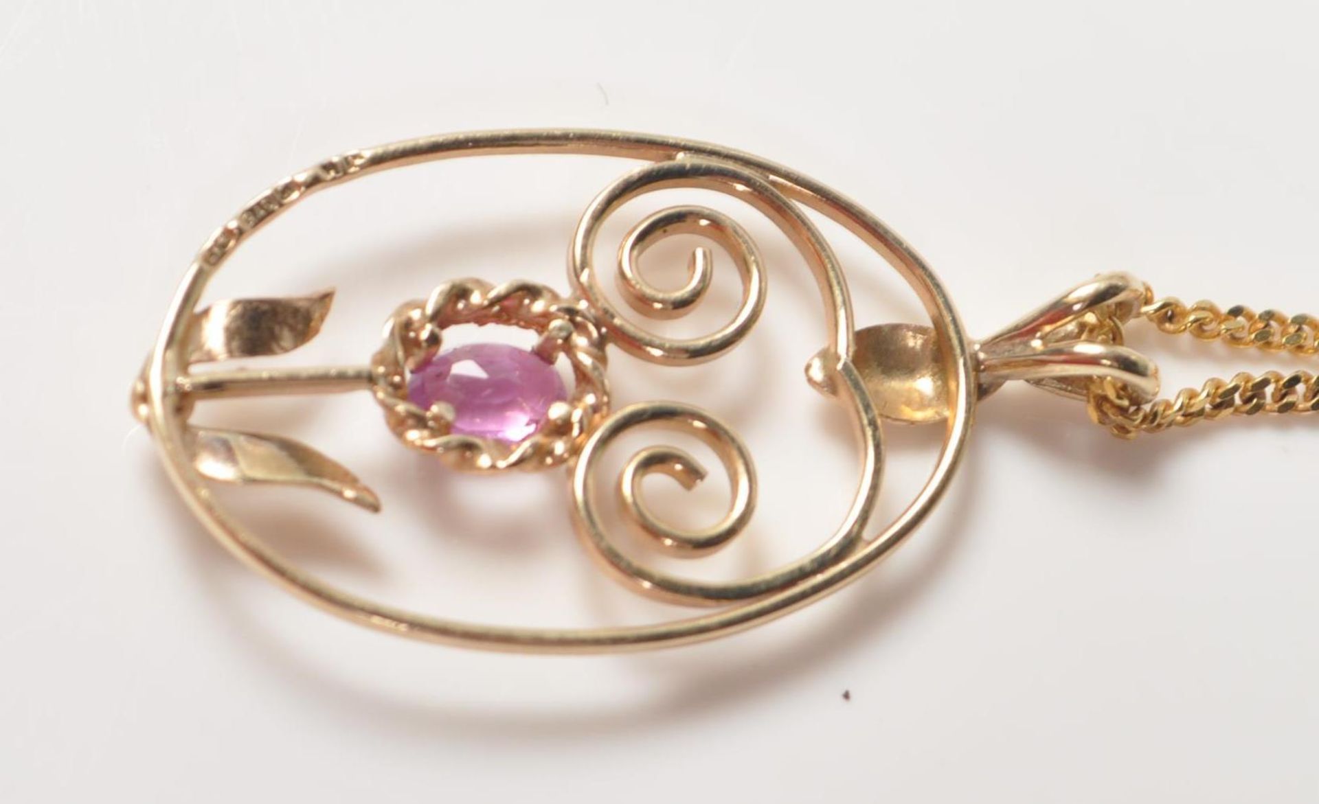9CT GOLD AND PINK STONE PENDANT NECKLACE - Image 5 of 7