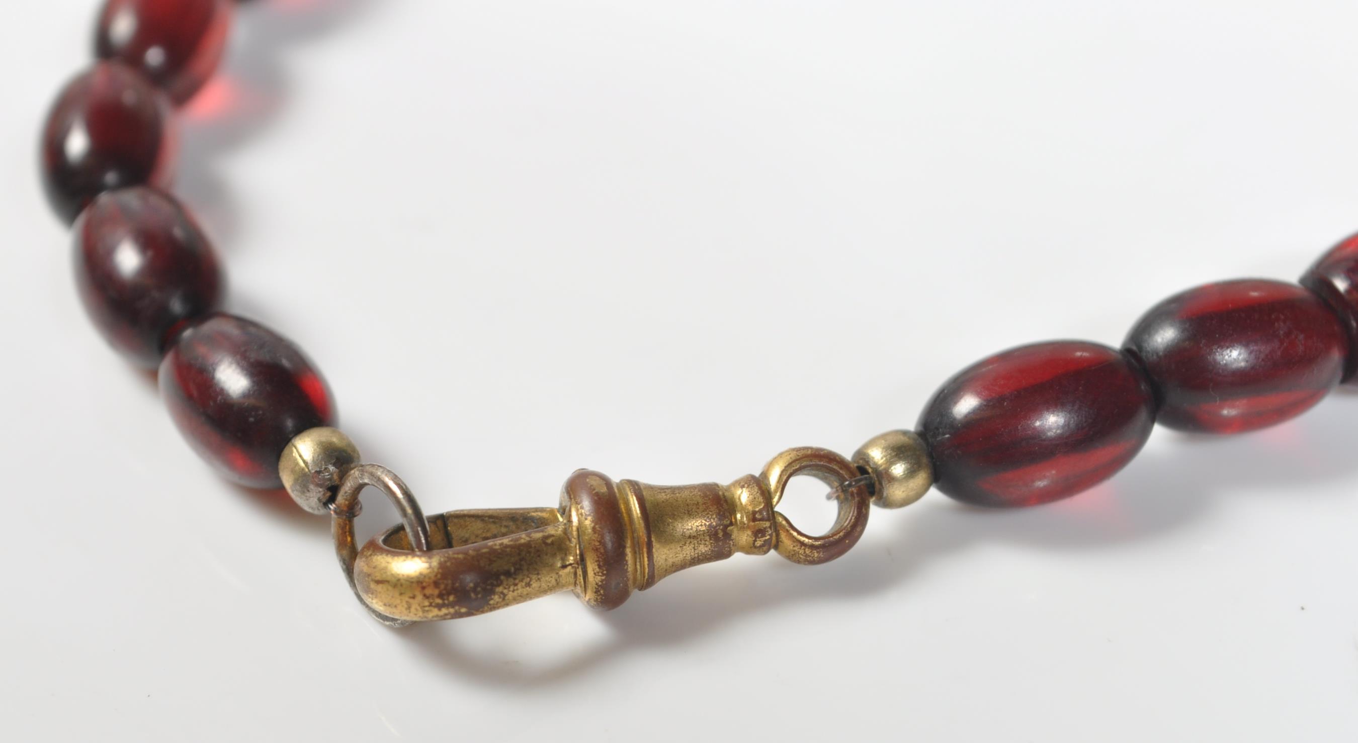 VINTAGE CHERRY BAKELITE BEADED NECKLACE - Image 4 of 7