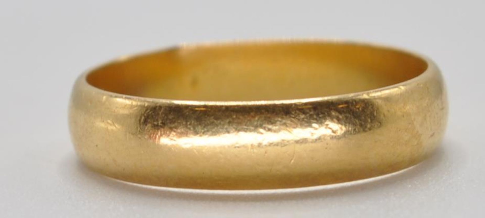 VICTORIAN 22CT GOLD BAND RING