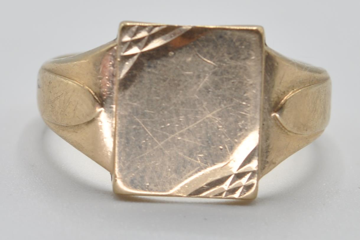 1970'S 9CT GOLD SIGNET RING