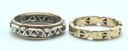 TWO 9CT GOLD BAND RINGS.