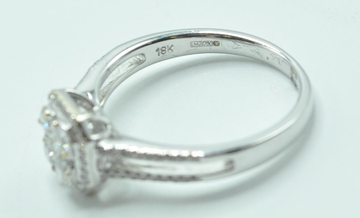 STAMPED 18K WHITE GOLD AND DIAMOND CLUSTER RING. - Image 3 of 8