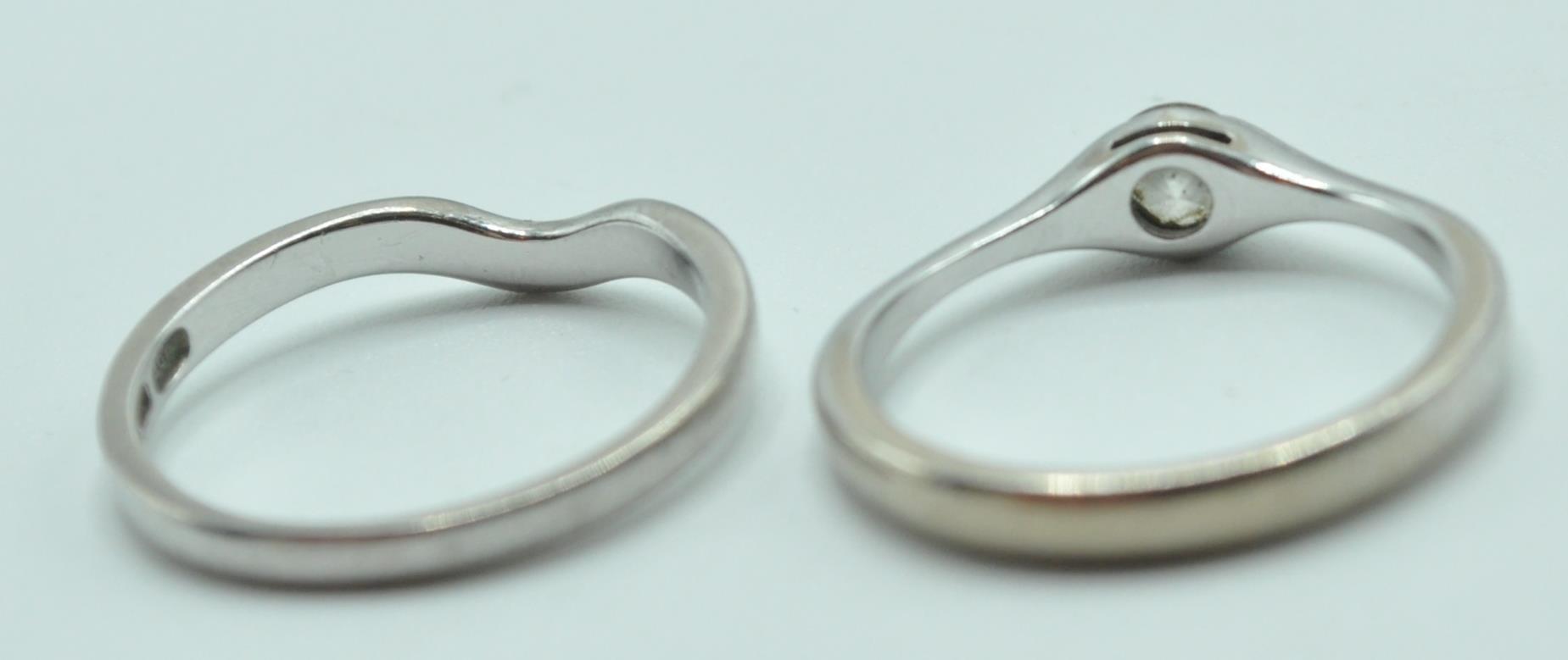 18CT WHITE GOLD AND DIAMOND RING AND 18CT GOLD BAND RING - Image 3 of 6
