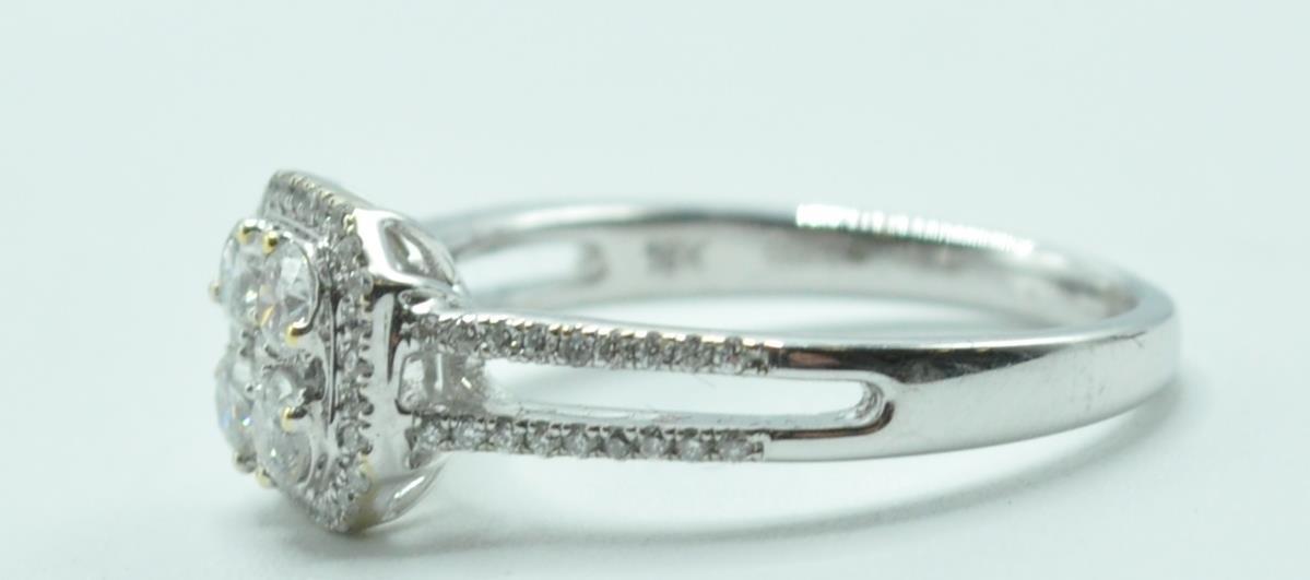 STAMPED 18K WHITE GOLD AND DIAMOND CLUSTER RING. - Image 5 of 8