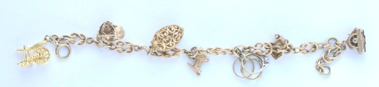 VINTAGE 9CT GOLD CHARM BRACELET