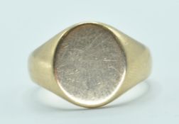 9CT GOLD SIGNET RING WITH AN OVAL HEAD