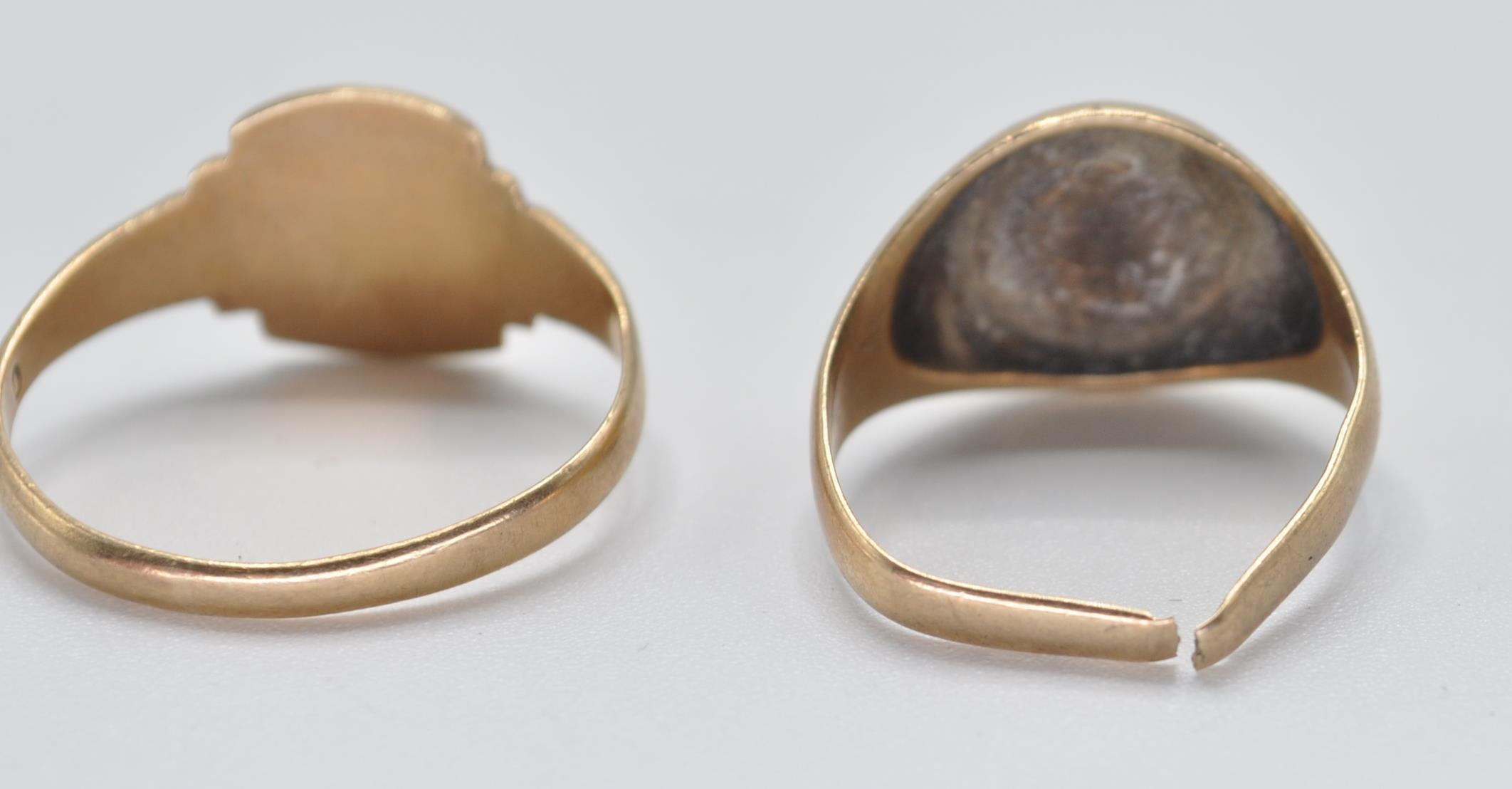TWO VINTAGE 9CT GOLD SIGNET RINGS - Image 6 of 6
