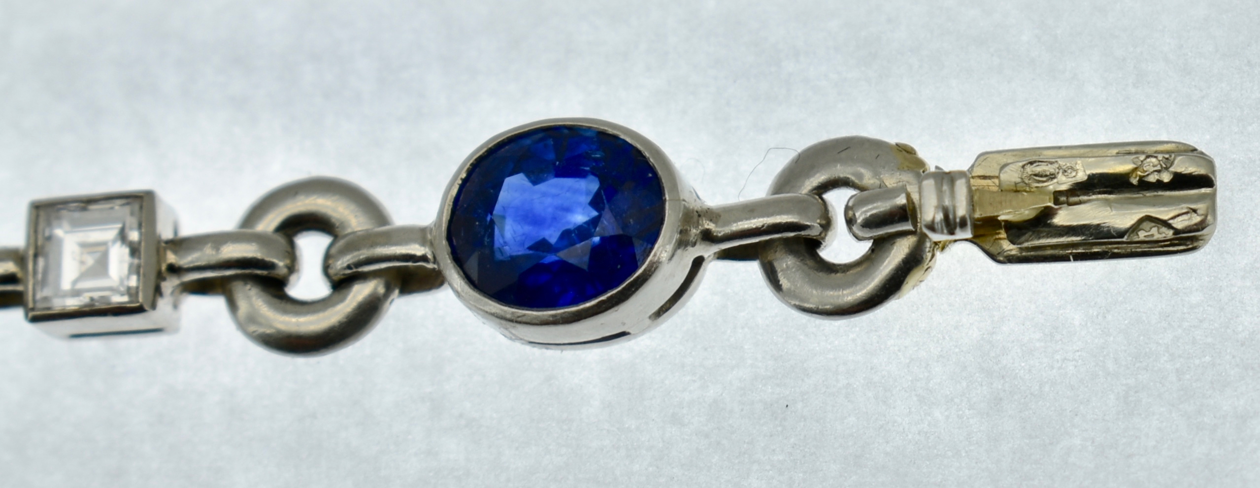 FRENCH PLATINUM SAPPHIRE & DIAMOND BRACELET - Image 4 of 5