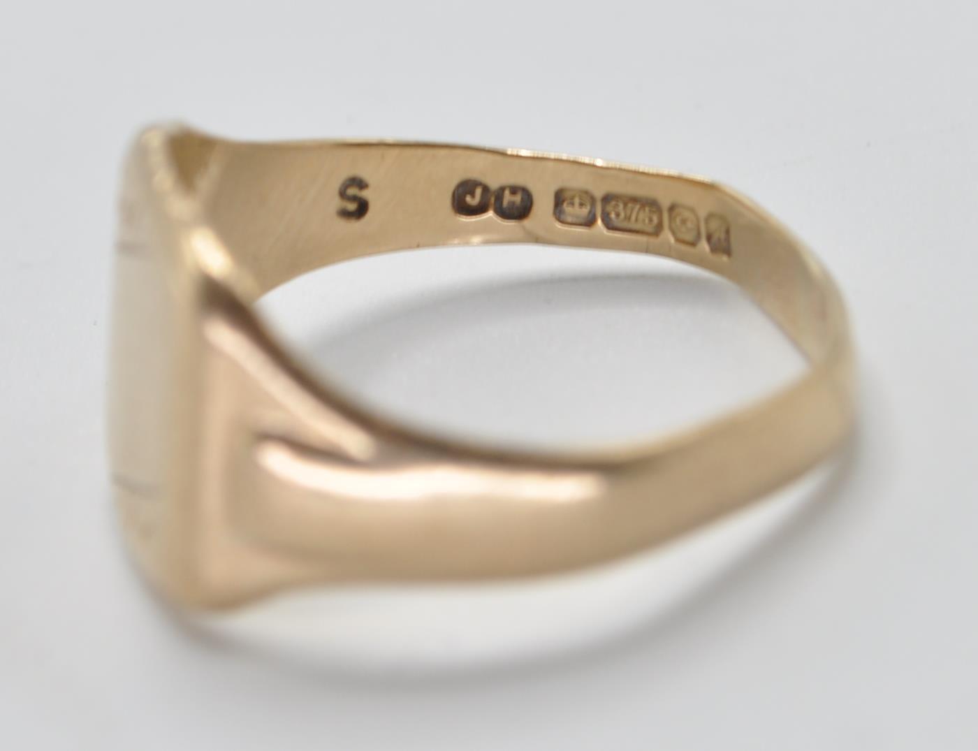 1970'S 9CT GOLD SIGNET RING - Image 3 of 6