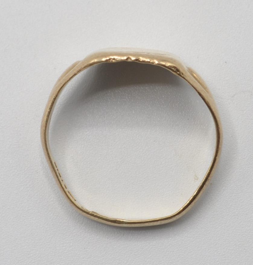 1970'S 9CT GOLD SIGNET RING - Image 2 of 6