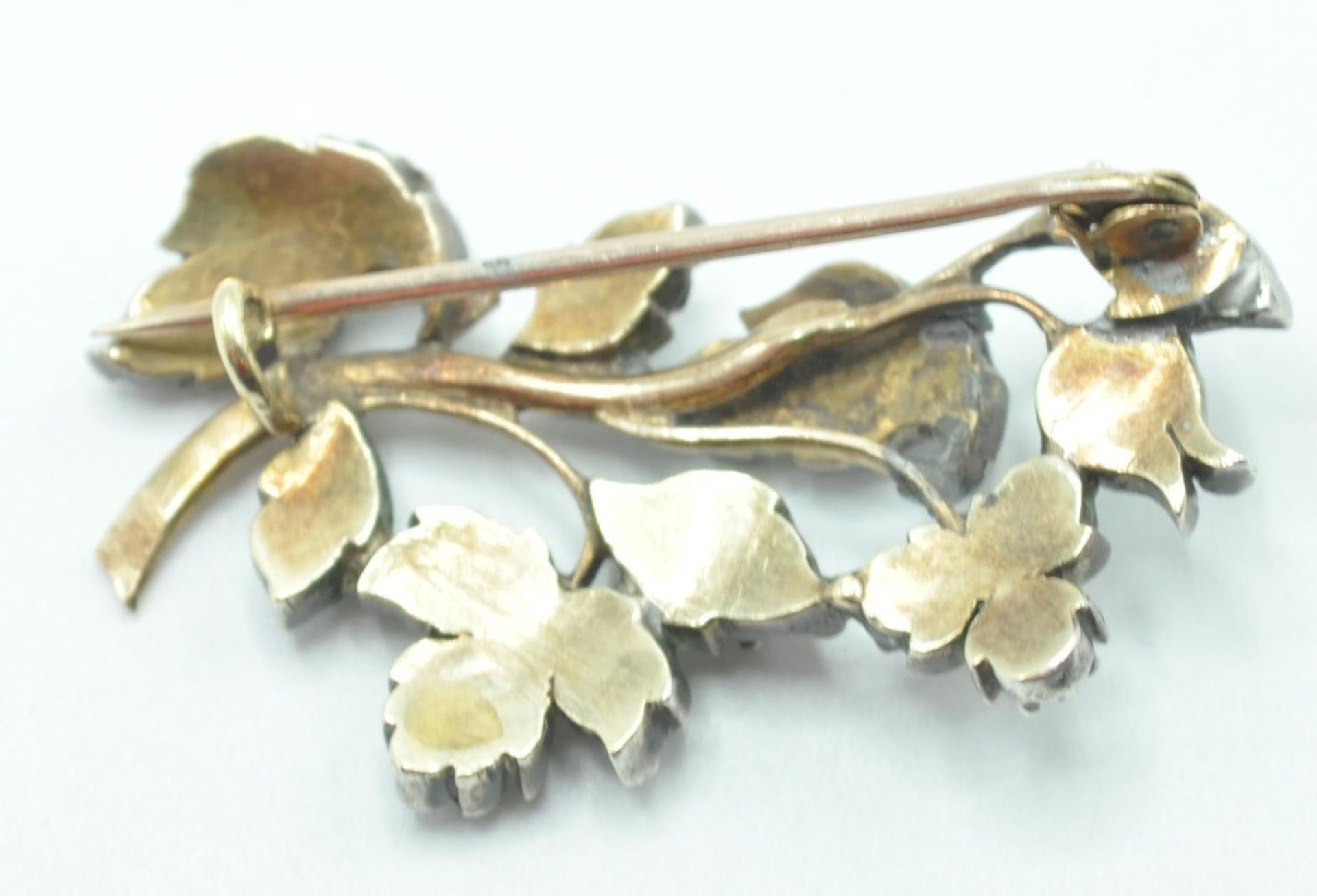 19TH CENTURY ANTIQUE DIAMOND SET FLOWER BROOCH - Image 3 of 3