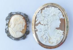 PAIR OF EARLY 20TH CENTURY CAMEO BROOCHES.